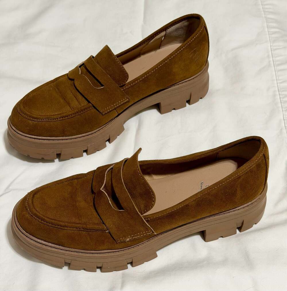 Wonderly Lana Women's Suede Lug Sole Penny Loafers - Picture 4 of 6